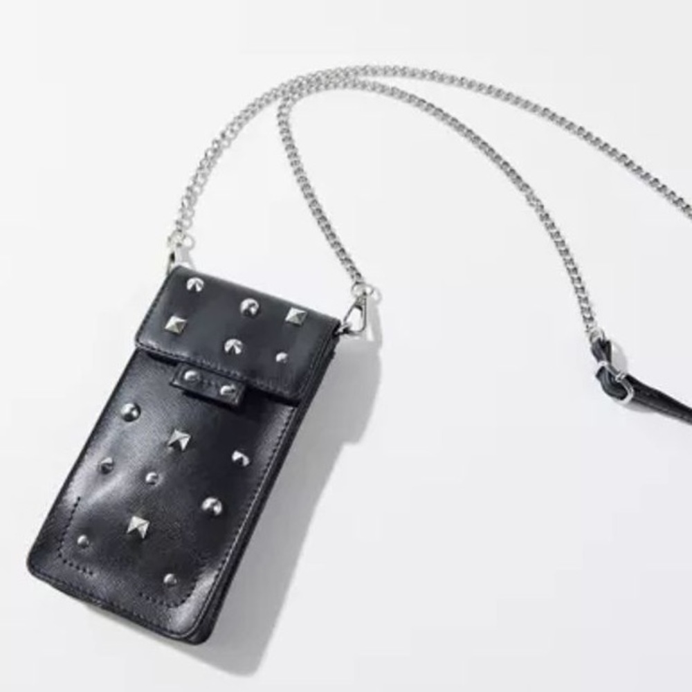 New Núnoo Florence Rivet Crossbody Phone Bag!!🔥🔥🔥